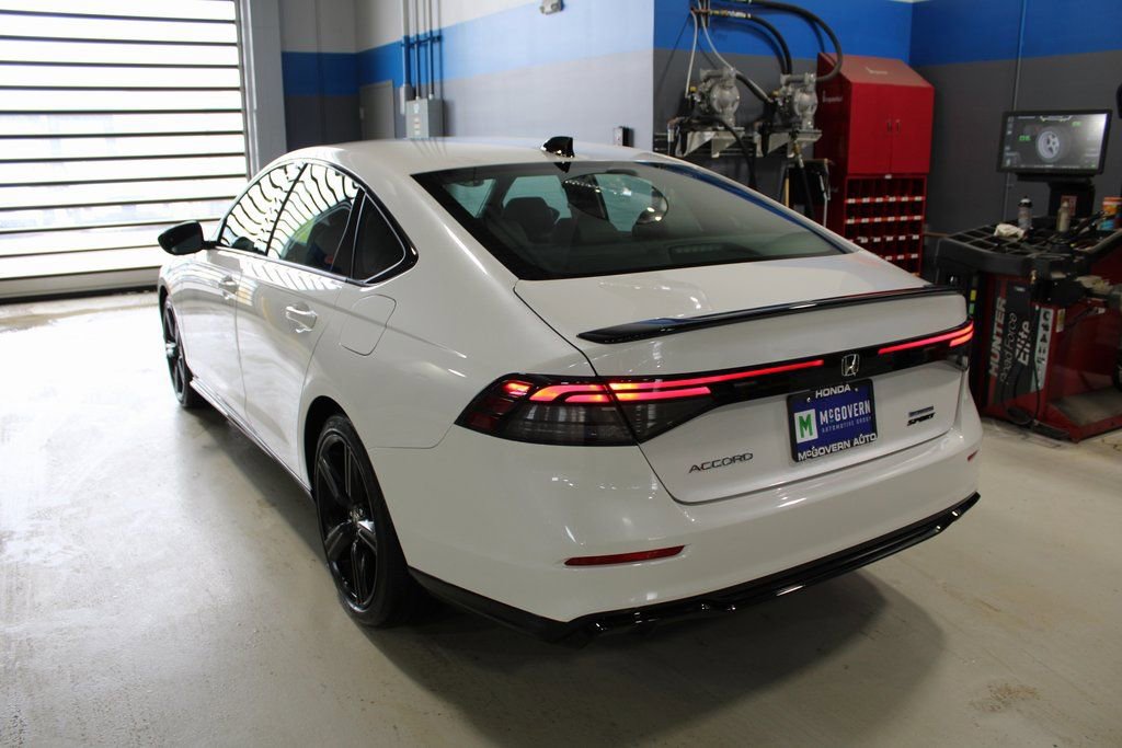Used 2025 Honda Accord Sport image 39