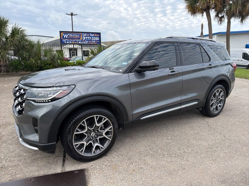 Used 2025 Ford Explorer Platinum w/ Ultimate Package AWD/4WD image 6