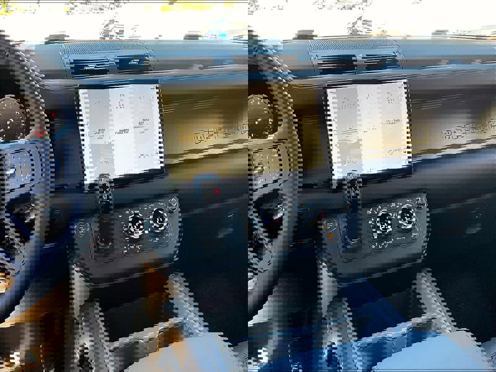 New 2025 Land Rover Defender 130 V8 image 9