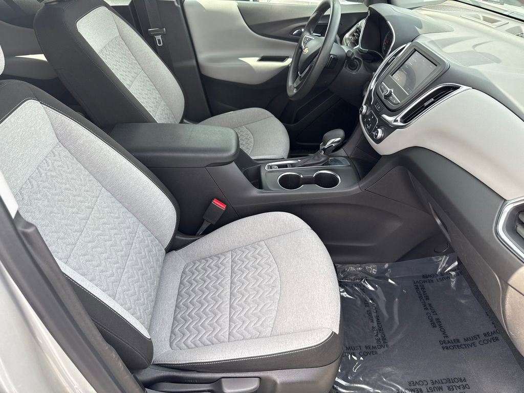 Used 2022 Chevrolet Equinox LS image 12