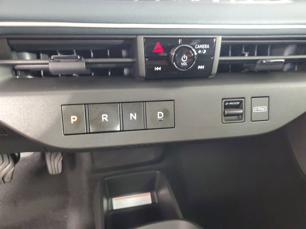 New 2026 Nissan Leaf SV+ w/ Floor Mat Package (SV+) image 17