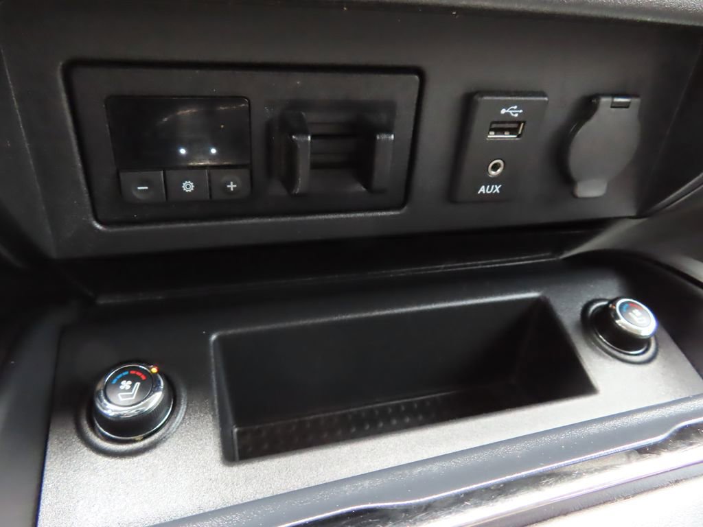 Used 2018 Nissan Titan Platinum Reserve image 8