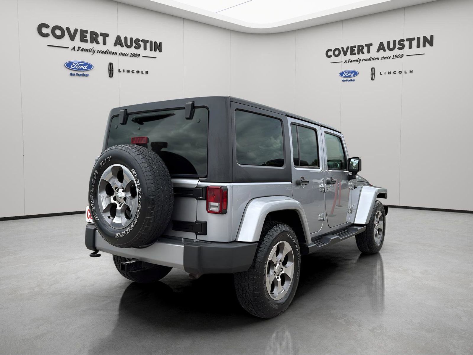 Used 2018 Jeep Wrangler Unlimited Sahara image 5