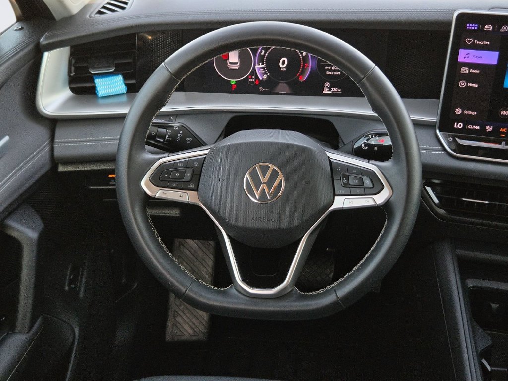 Used 2026 Volkswagen Tiguan SE FWD image 23