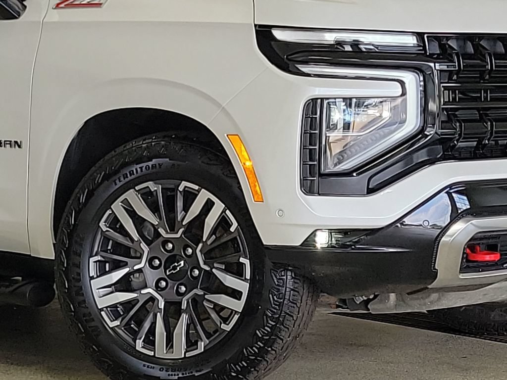 Used 2025 Chevrolet Suburban Z71 w/ Z71 Off-Road Package AWD/4WD image 2