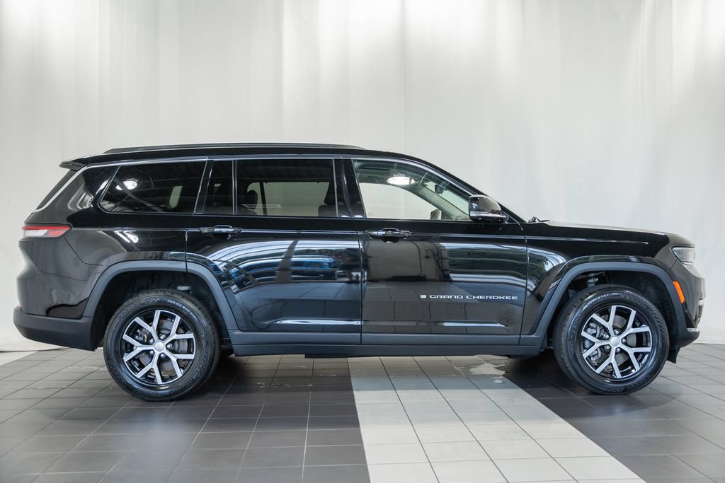 Used 2023 Jeep Grand Cherokee L Limited w/ Luxury Tech Group II AWD/4WD image 3