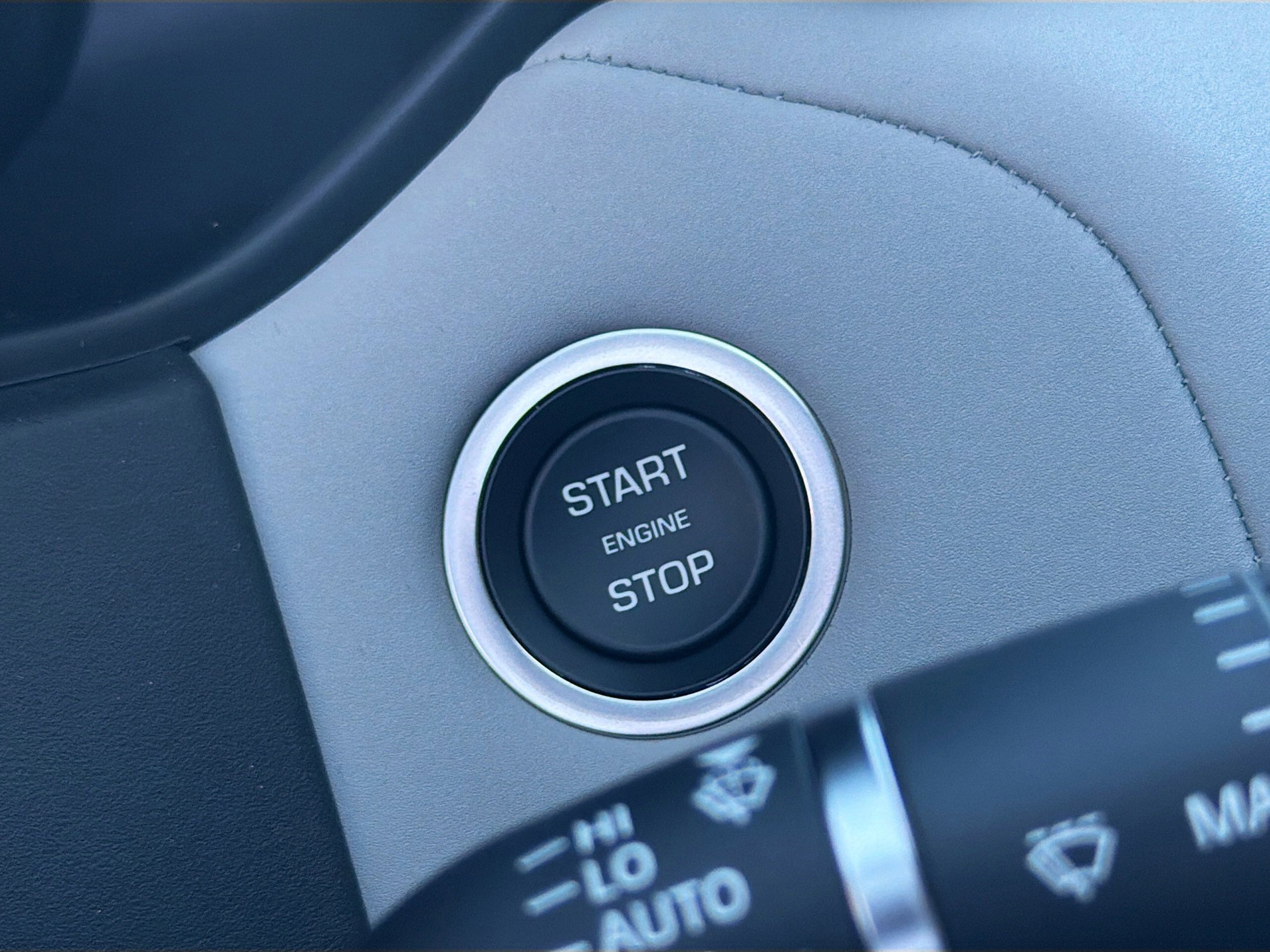 New 2026 Land Rover Range Rover Velar Dynamic SE image 36