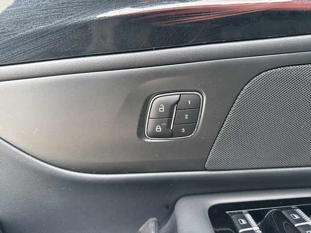 Used 2024 Lincoln Nautilus Premier w/ Equipment Group 102A image 16