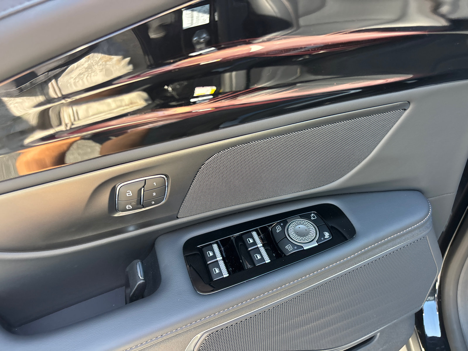 New 2026 Lincoln Nautilus Premier AWD/4WD image 12
