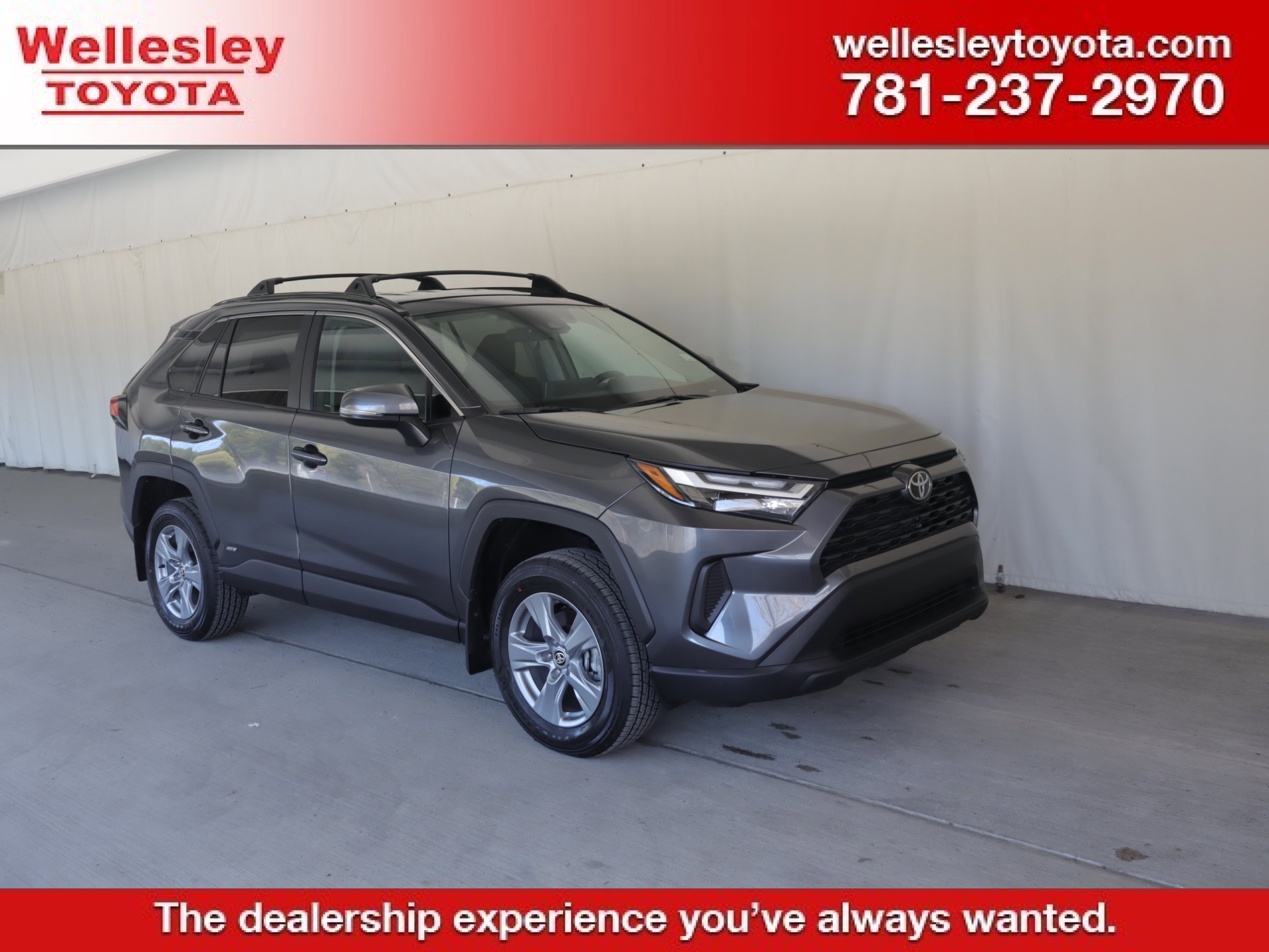 Used 2025 Toyota RAV4 XLE AWD/4WD image 1