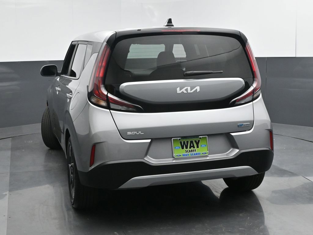 Used 2023 Kia Soul EX image 4