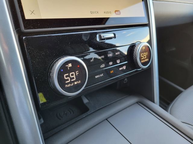 Used 2025 Land Rover Discovery Dynamic SE AWD/4WD image 39