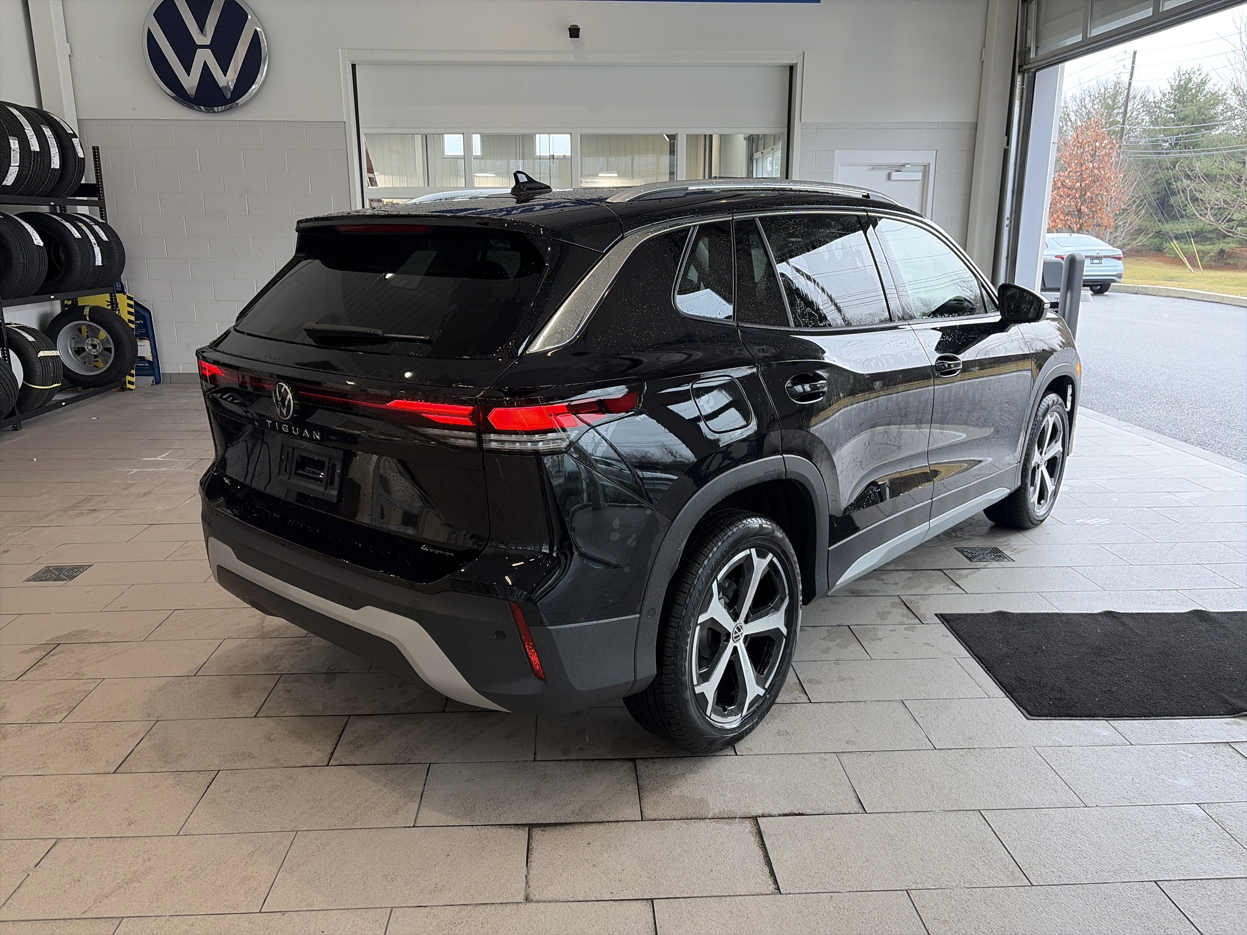 New 2026 Volkswagen Tiguan SE AWD/4WD image 4