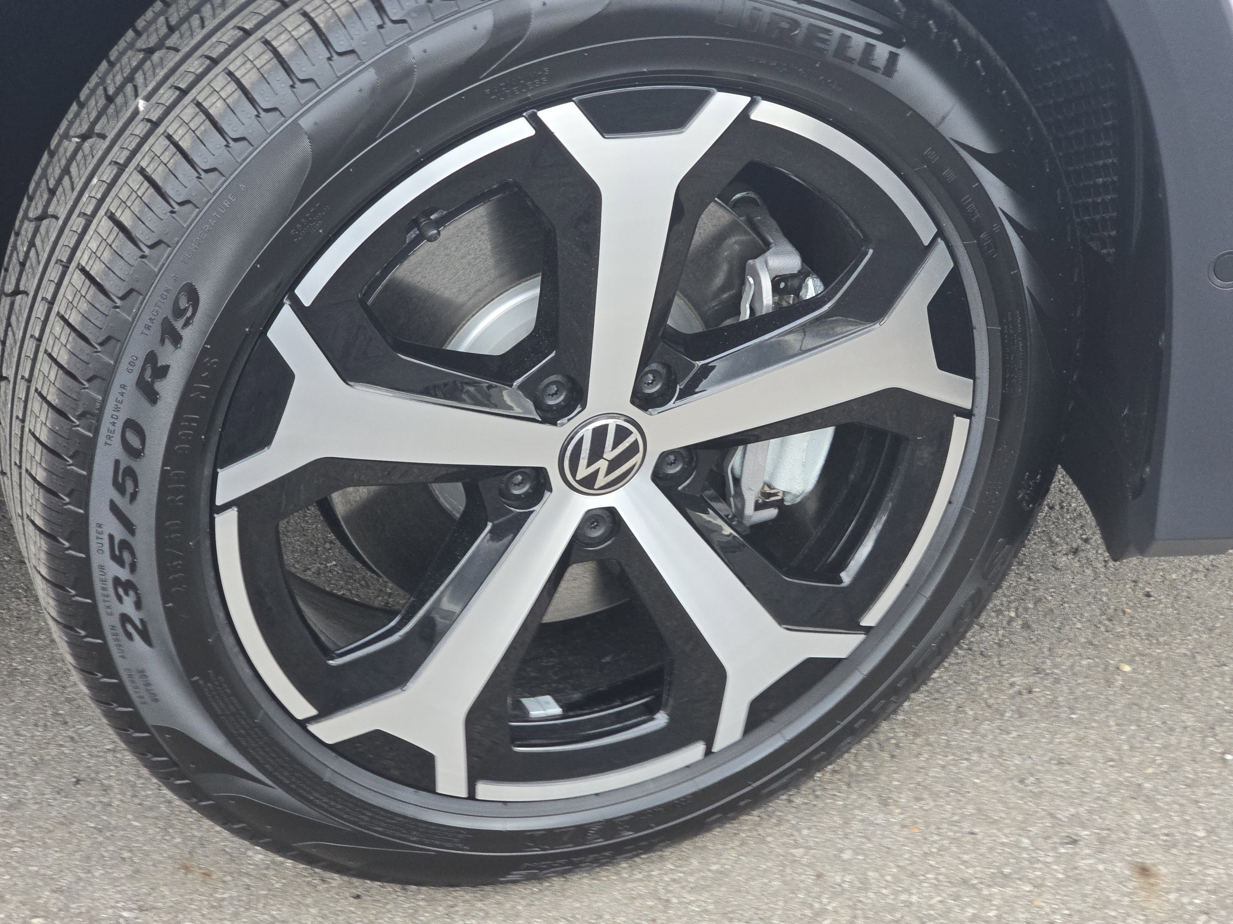 New 2026 Volkswagen Tiguan SE AWD/4WD image 14