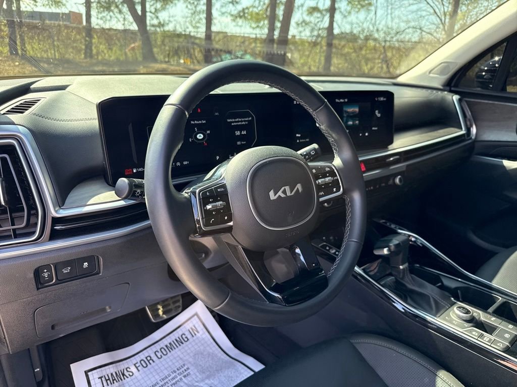 Used 2025 Kia Sorento SX AWD/4WD image 15