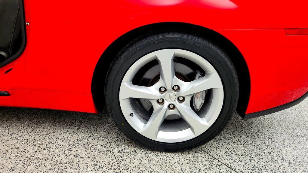 Used 2015 Chevrolet Camaro SS RWD image 9