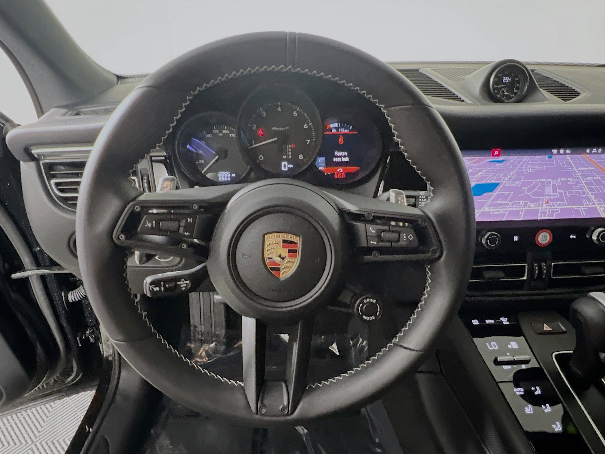 Used 2025 Porsche Macan Turbo image 18