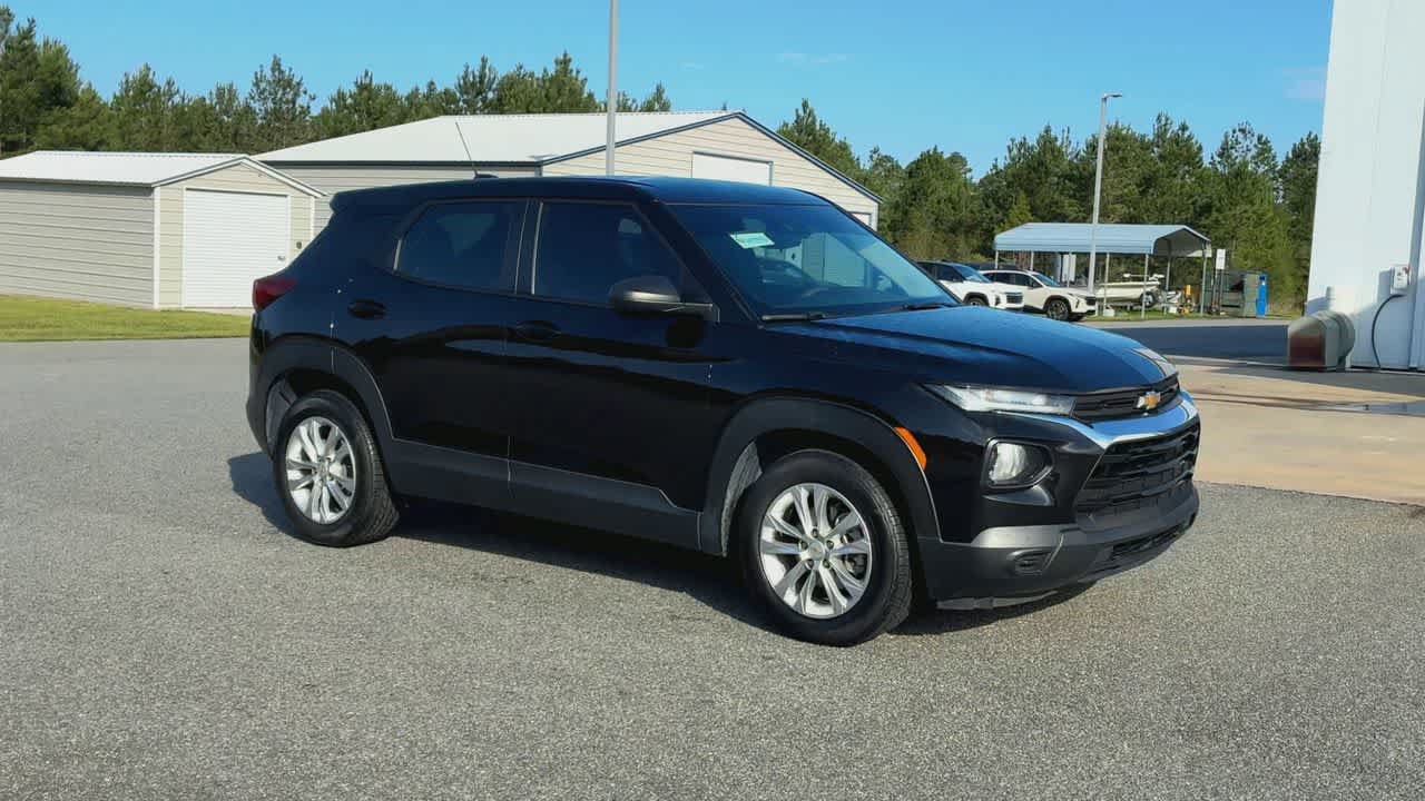 Used 2023 Chevrolet TrailBlazer LS FWD image 2