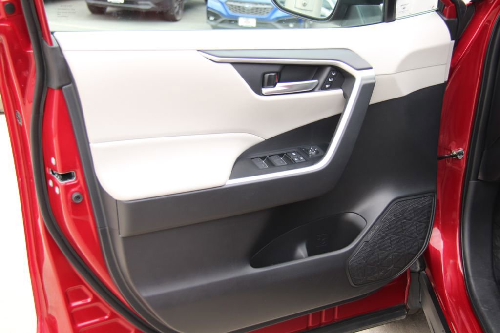 Used 2025 Toyota RAV4 XLE Premium w/ Weather Package image 9