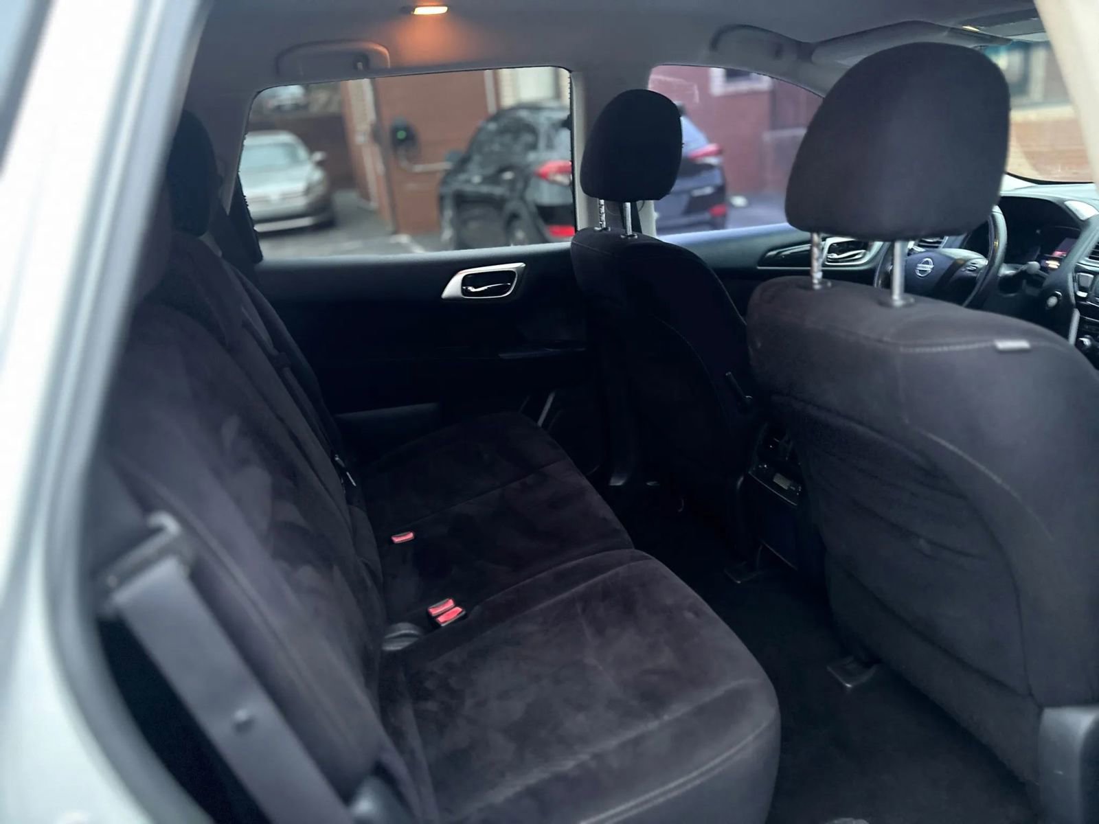 Used 2013 Nissan Pathfinder SV FWD image 18