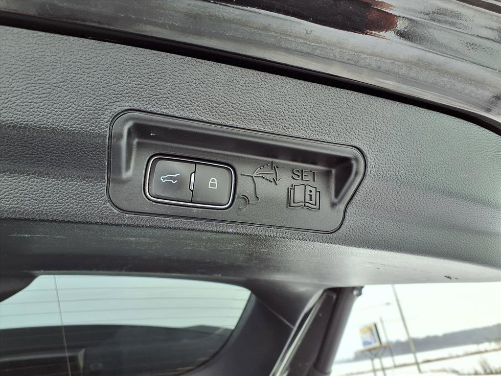 Used 2020 Ford Explorer Limited w/ Class III Trailer Tow Package AWD/4WD image 9