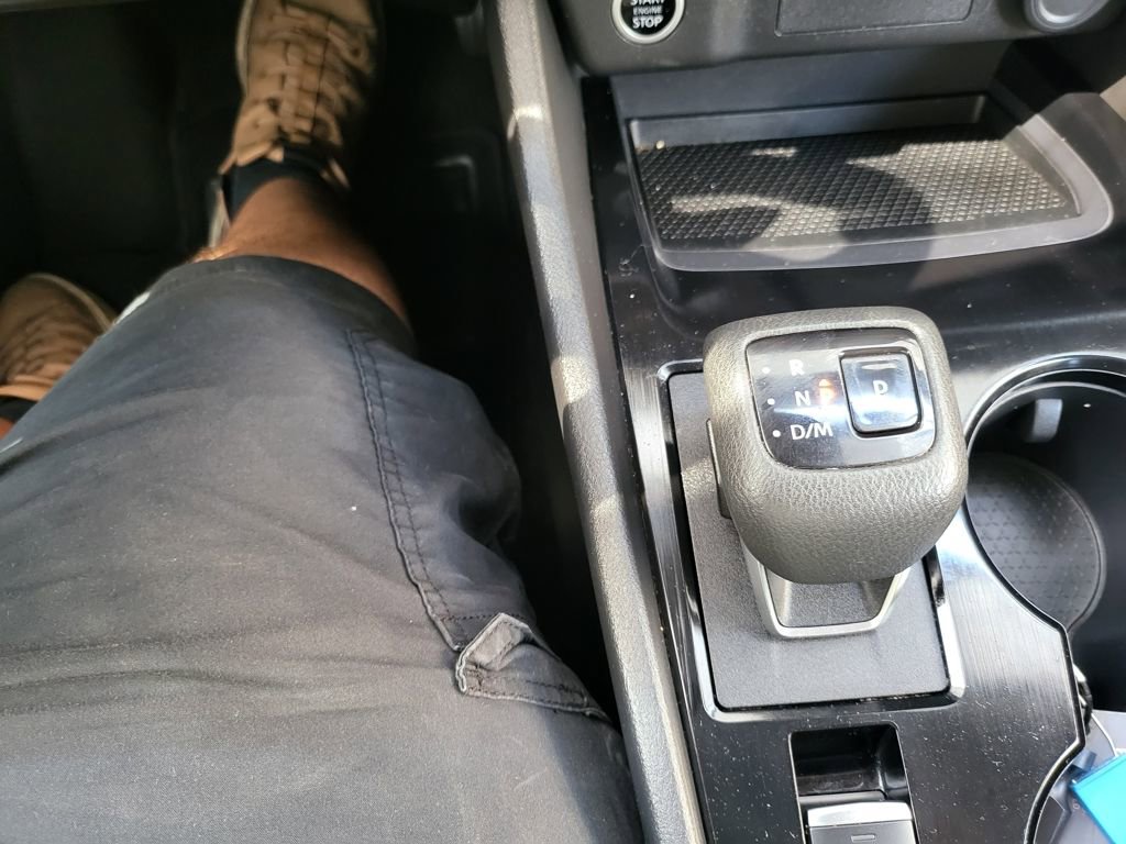 Used 2023 Nissan Rogue S image 7