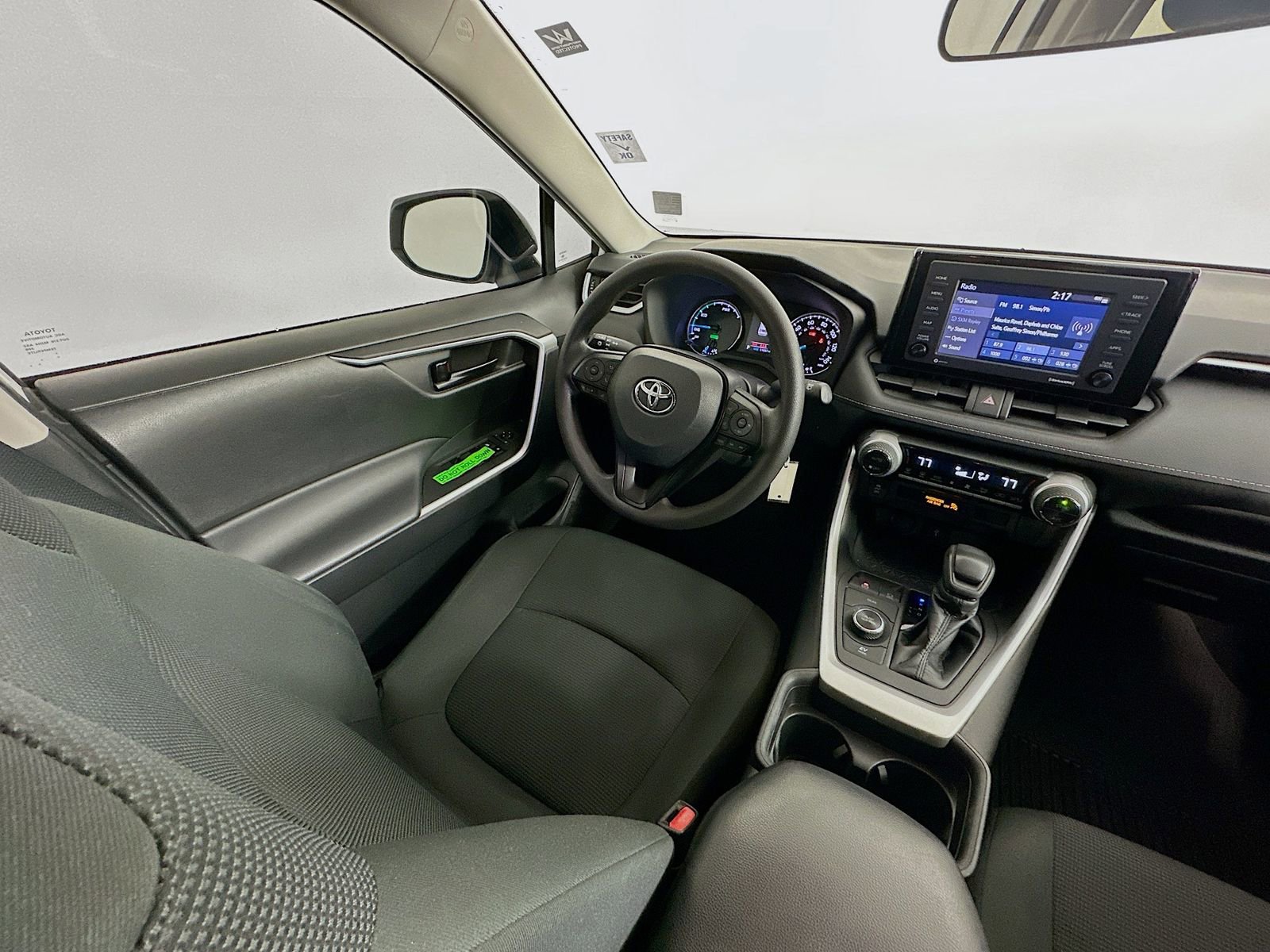 Used 2021 Toyota RAV4 LE AWD/4WD image 11