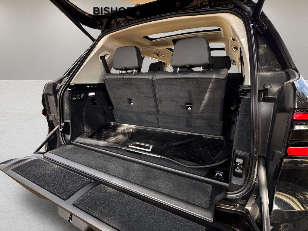 Used 2023 BMW X7 xDrive40i w/ Premium Package AWD/4WD image 24