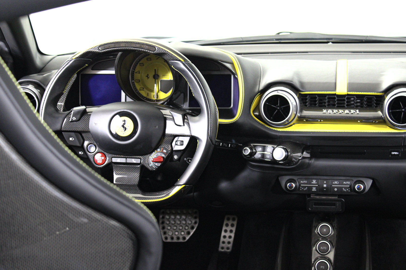 Used 2019 Ferrari 812 Superfast RWD image 51