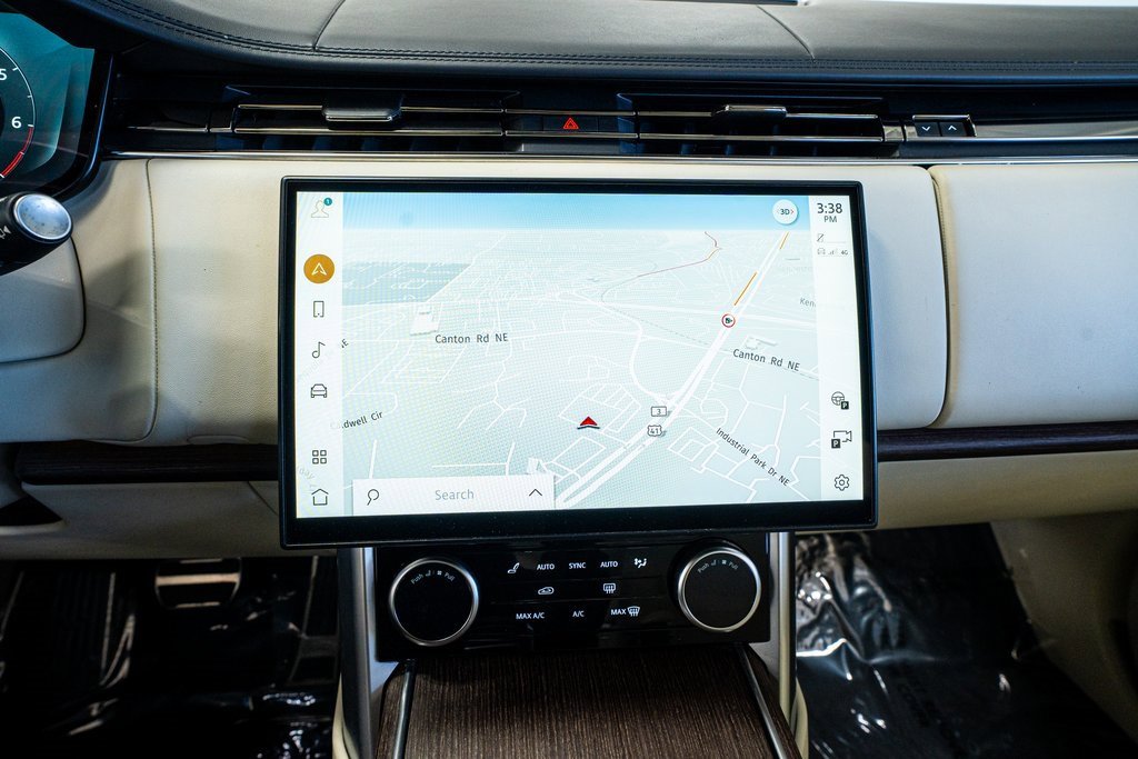 Used 2023 Land Rover Range Rover Long Wheelbase SE image 44