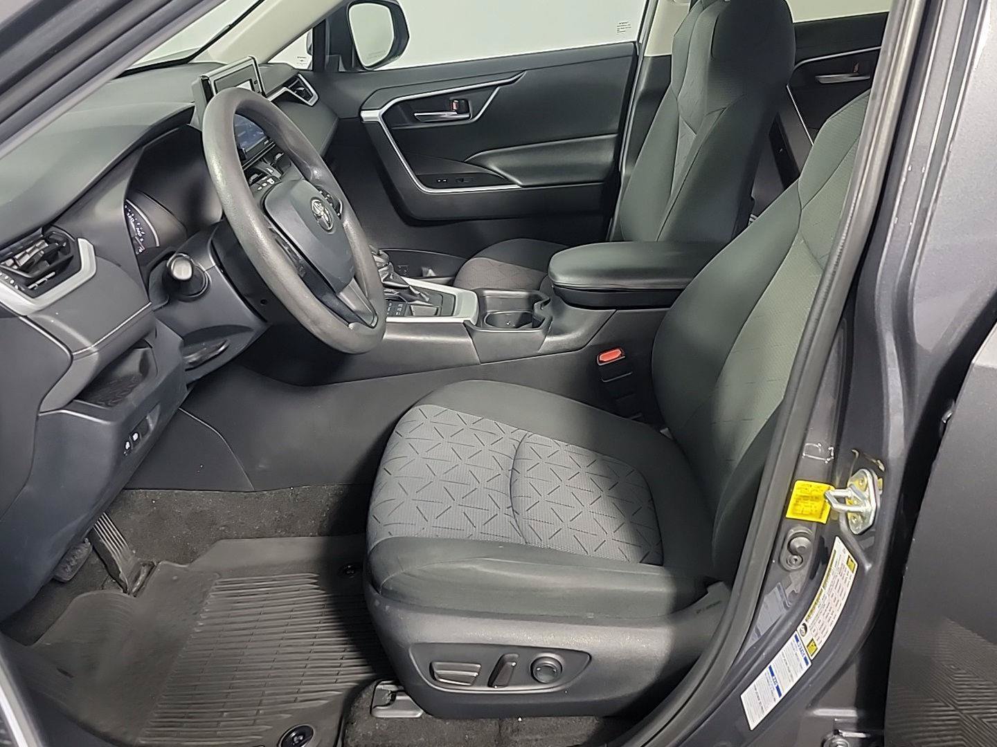 Used 2020 Toyota RAV4 XLE w/ All Weather Liner Package AWD/4WD image 18