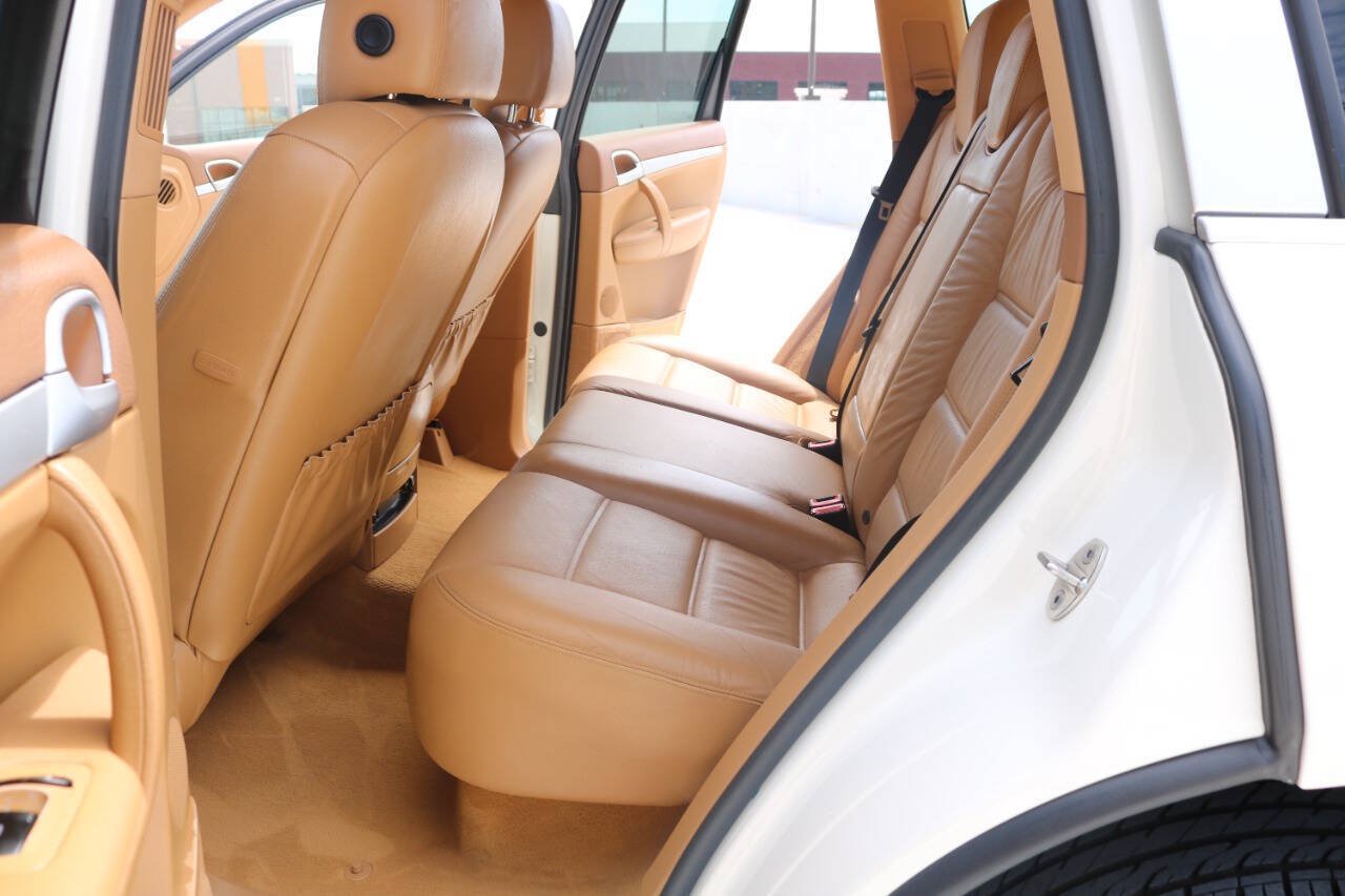 Used 2008 Porsche Cayenne AWD/4WD image 18