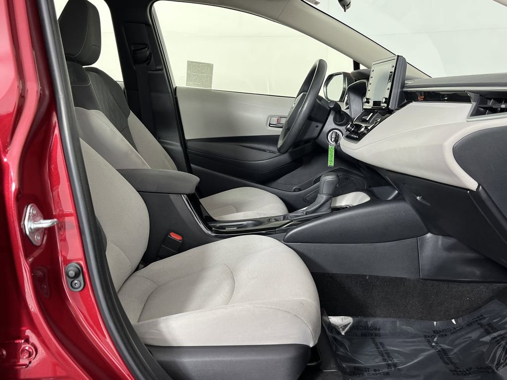 Used 2022 Toyota Corolla LE image 17