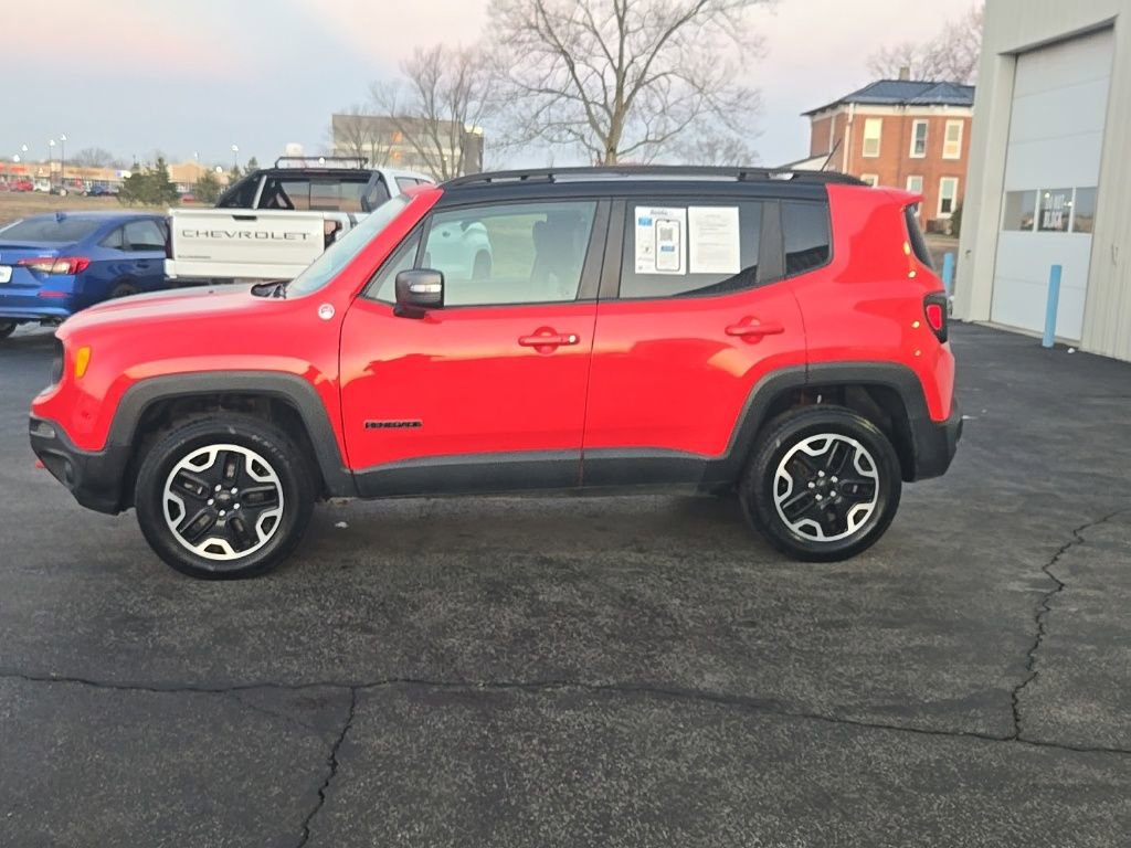 Used 2016 Jeep Renegade Trailhawk w/ Premium Trailhawk Package image 4