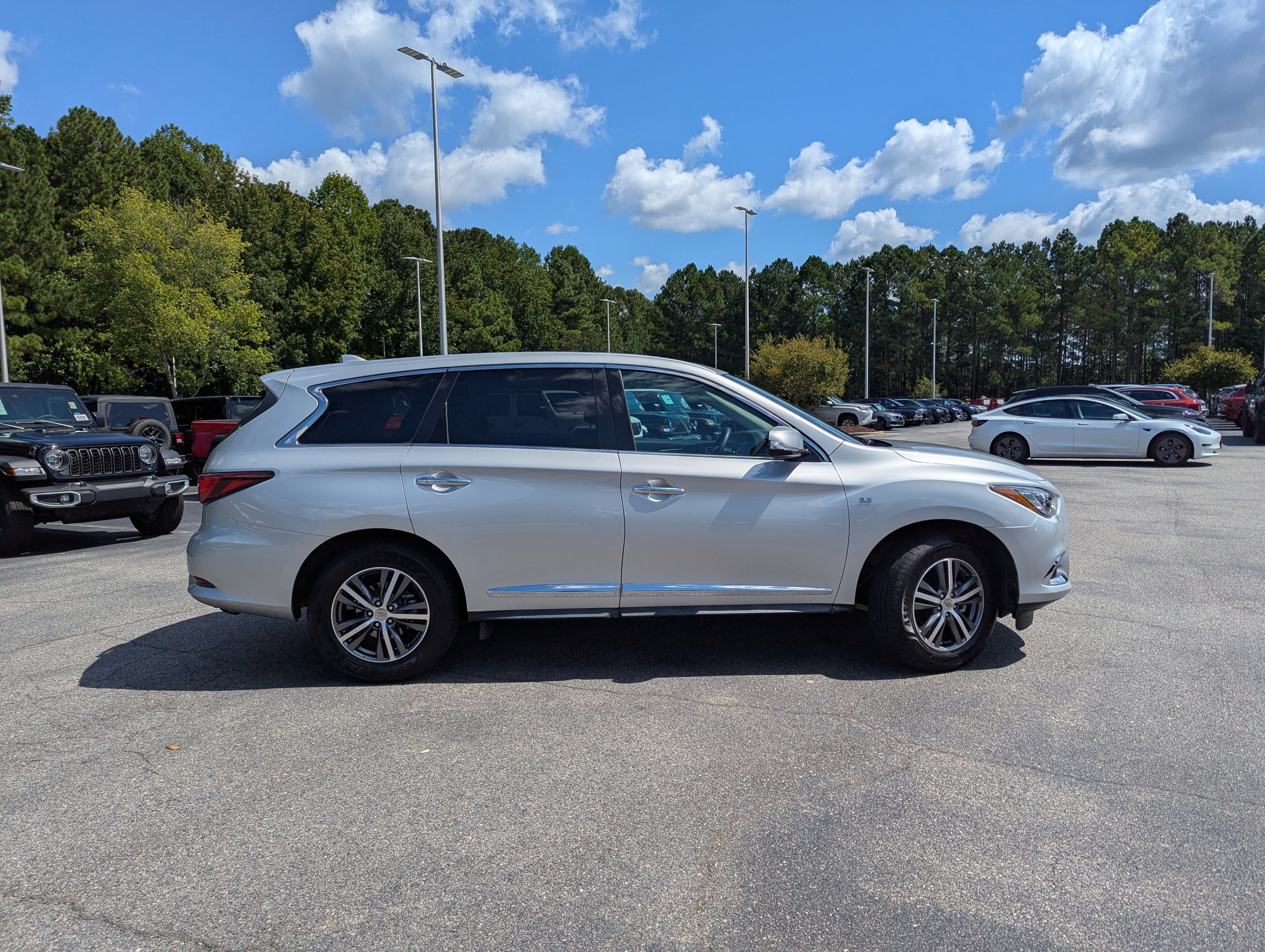 Used 2020 INFINITI QX60 Pure image 4