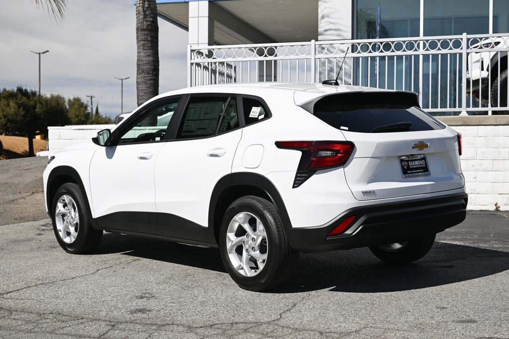 New 2026 Chevrolet Trax LS w/ LS Convenience Package FWD image 7