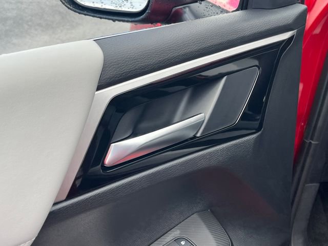 New 2025 Mitsubishi Outlander SE image 12