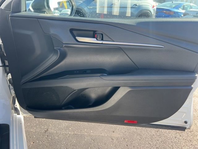 Used 2025 Toyota Camry SE image 30