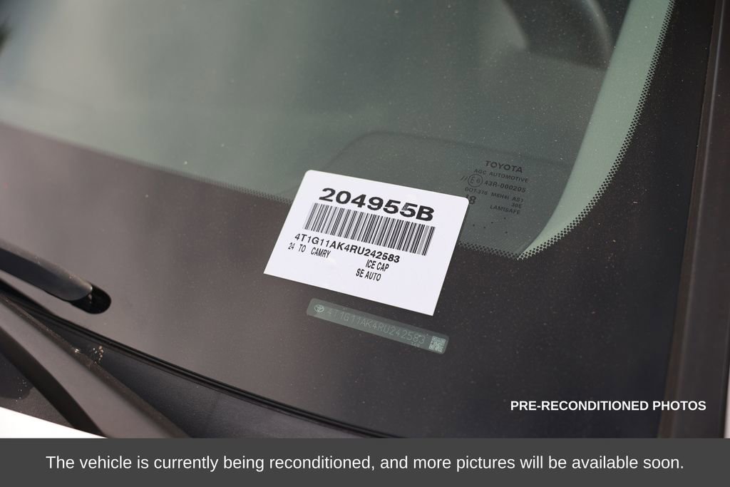 Used 2024 Toyota Camry SE image 38