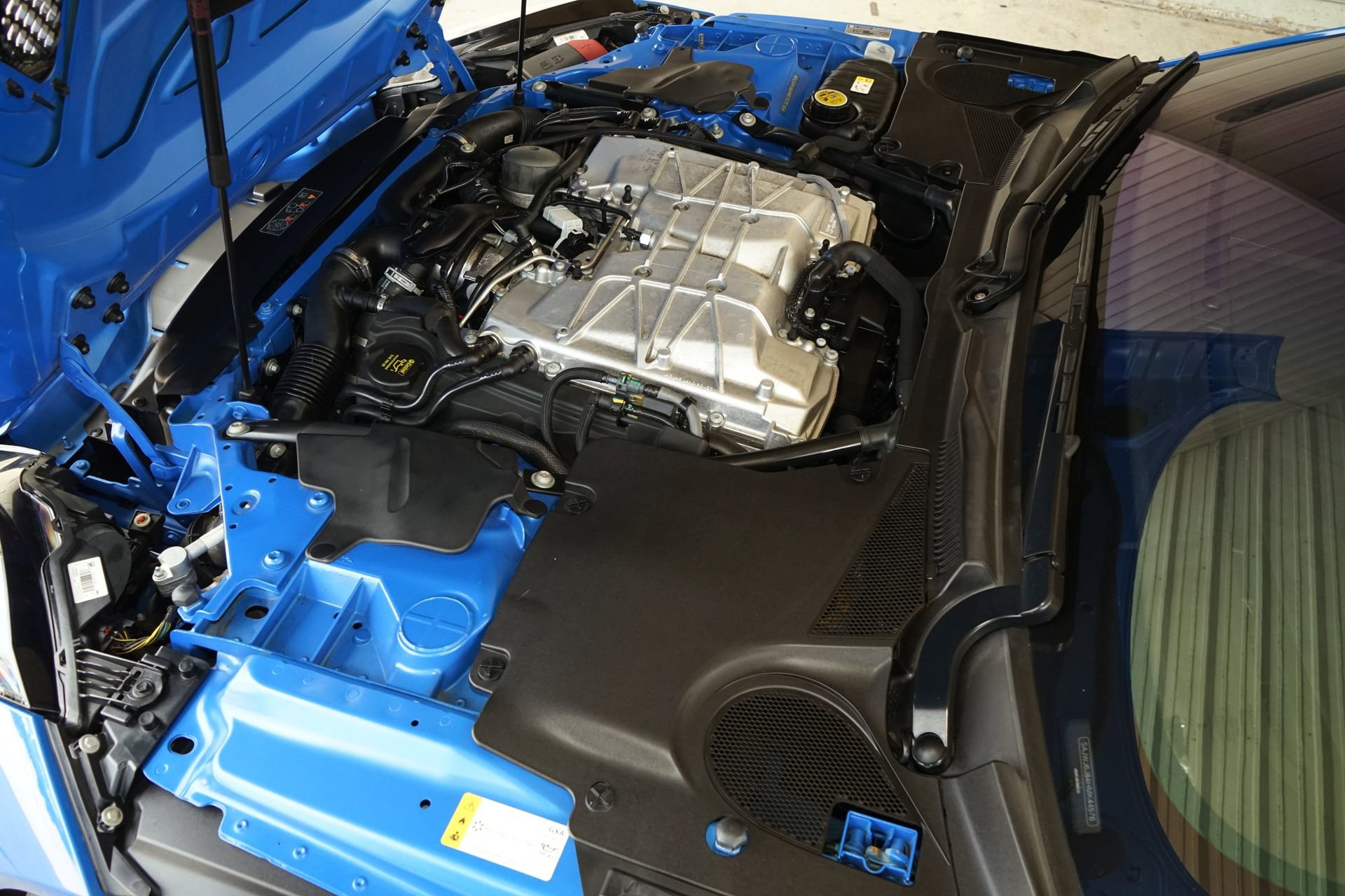 Used 2017 Jaguar F-TYPE SVR image 21