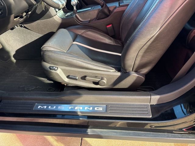 Used 2010 Ford Mustang GT image 22