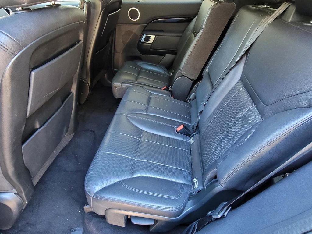 Used 2020 Land Rover Discovery SE image 9