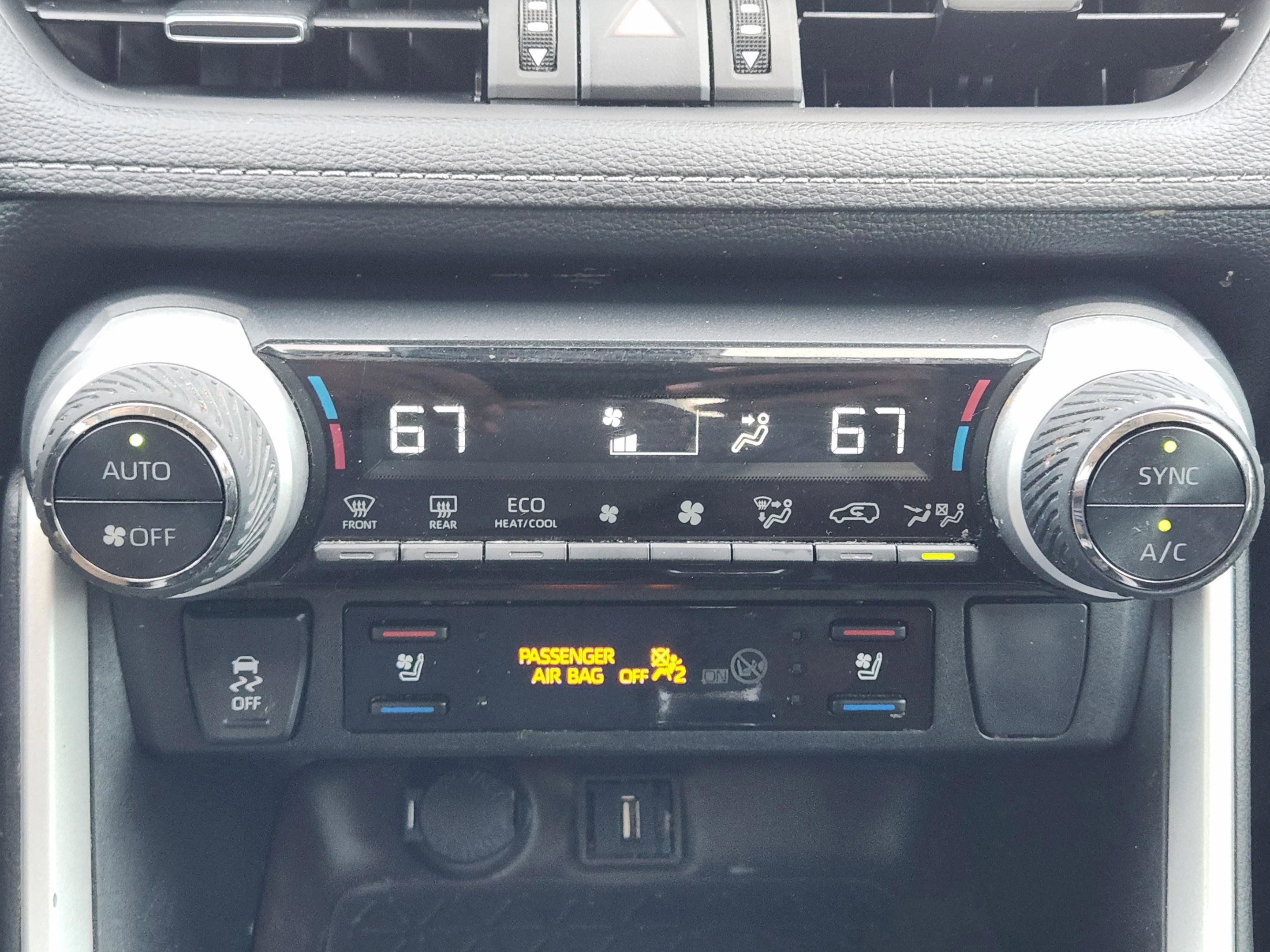 Used 2022 Toyota RAV4 Limited image 19