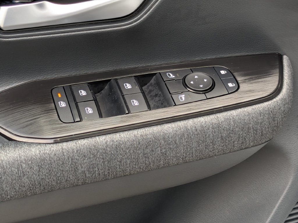 New 2026 Nissan Kicks SV w/ Cold Weather Package FWD image 12