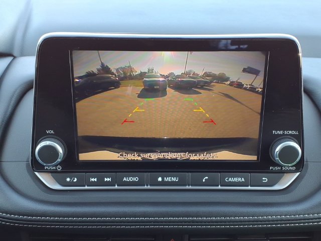 Used 2024 Nissan Rogue S AWD/4WD image 15