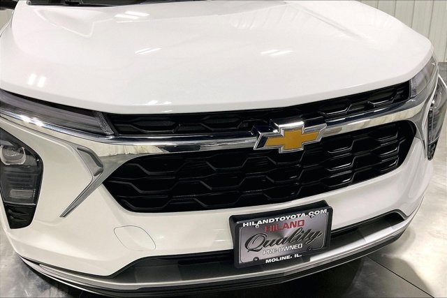 Used 2025 Chevrolet Trax LT w/ LT Convenience Package FWD image 30