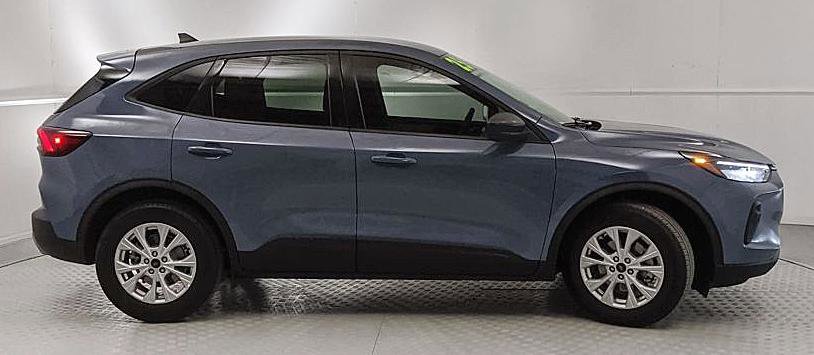 Certified 2025 Ford Escape Active image 2