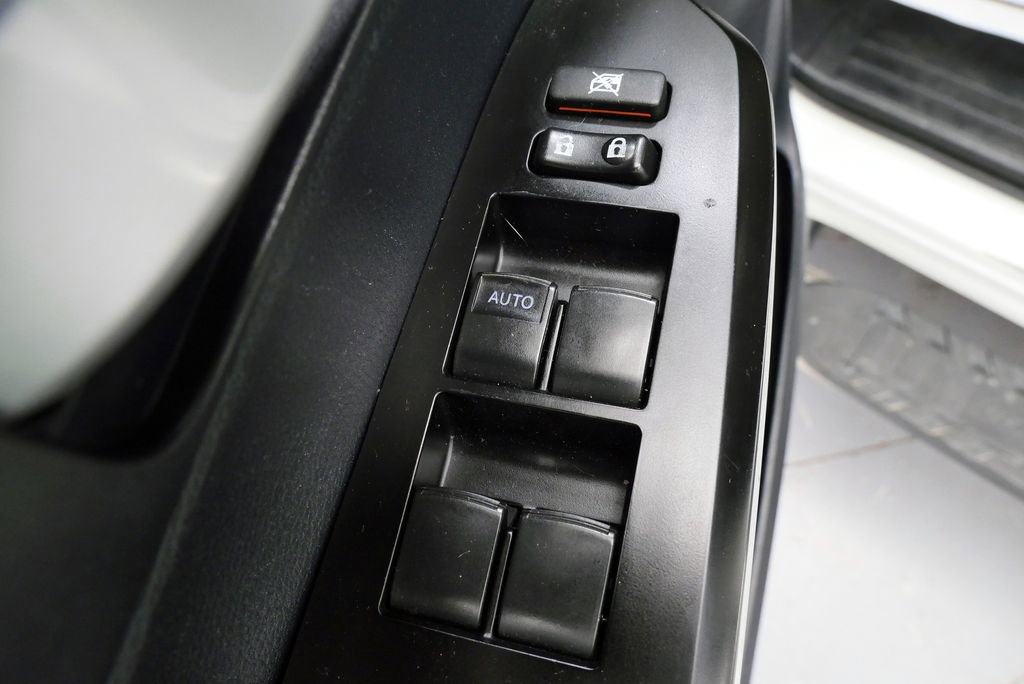 Used 2017 Toyota Tundra SR5 w/ SR5 Upgrade Package image 14