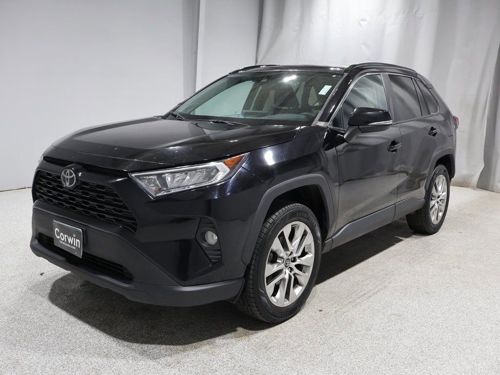 Used 2021 Toyota RAV4 XLE Premium image 6