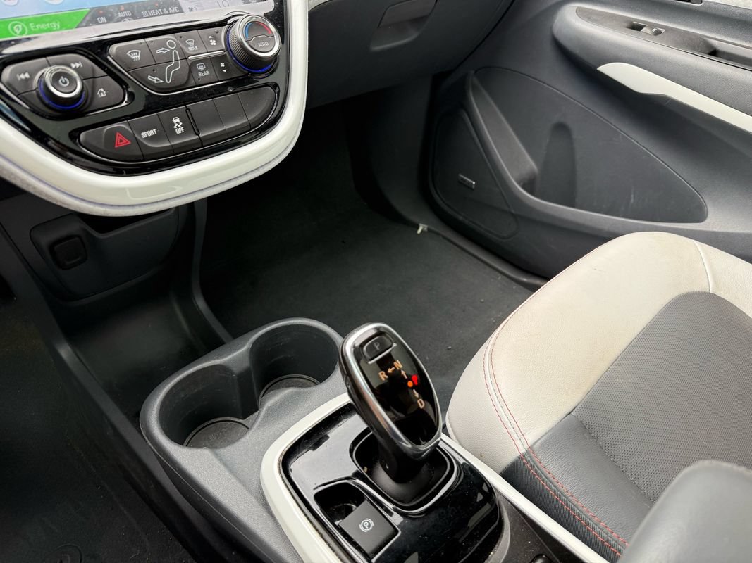 Used 2018 Chevrolet Bolt Premier w/ Driver Confidence II Package FWD image 31